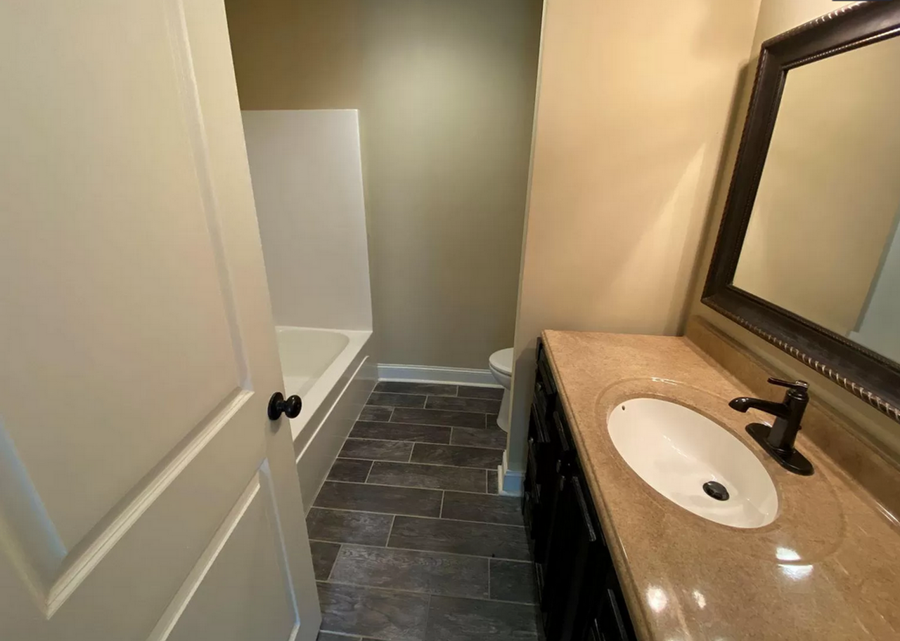 402 Shady Park Cv - Photo 3 of 23