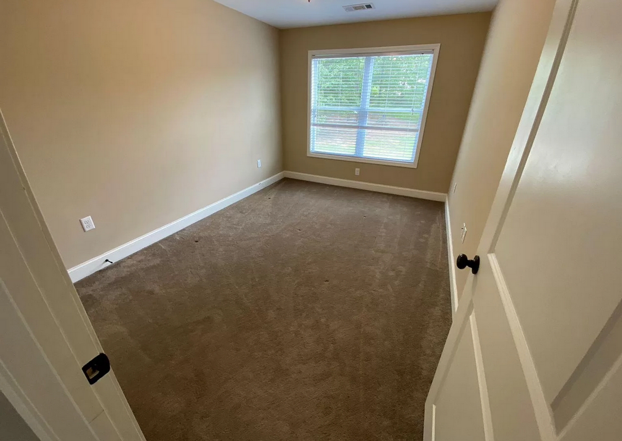 402 Shady Park Cv - Photo 4 of 23