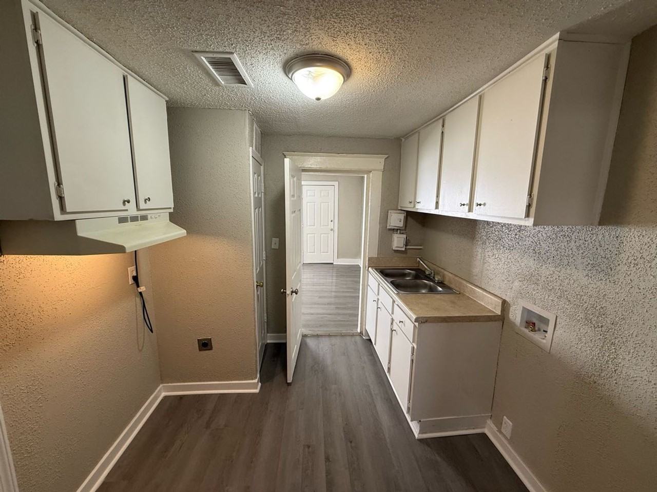 2673 Midland Ave - Photo 4 of 9