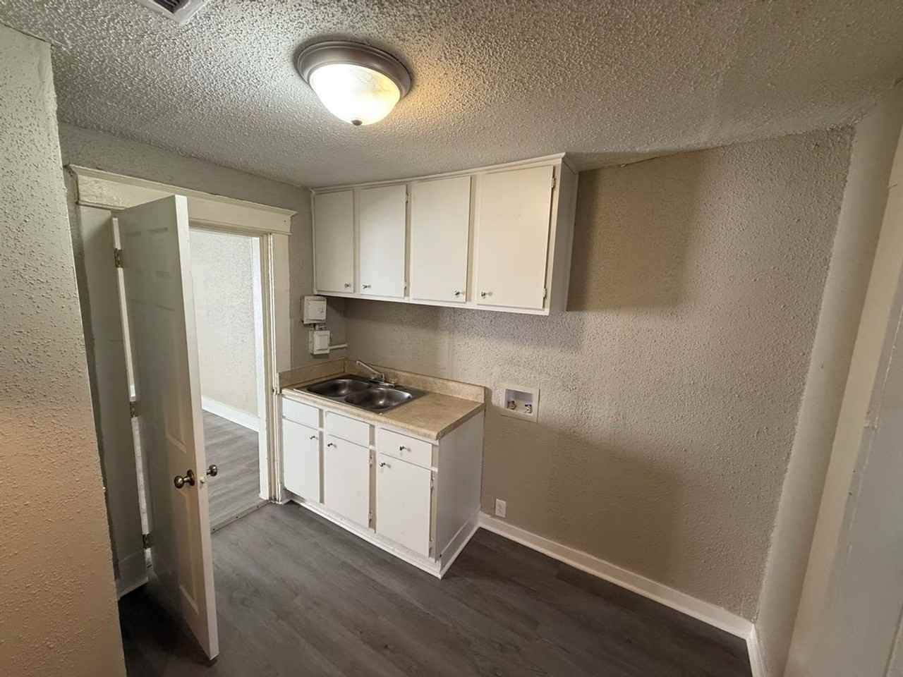 2673 Midland Ave - Photo 5 of 9