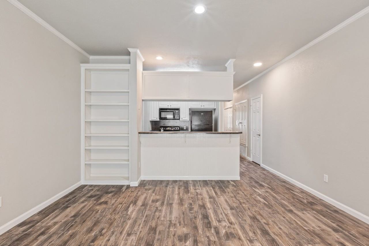 1724 S 15th St - Photo 4 of 27