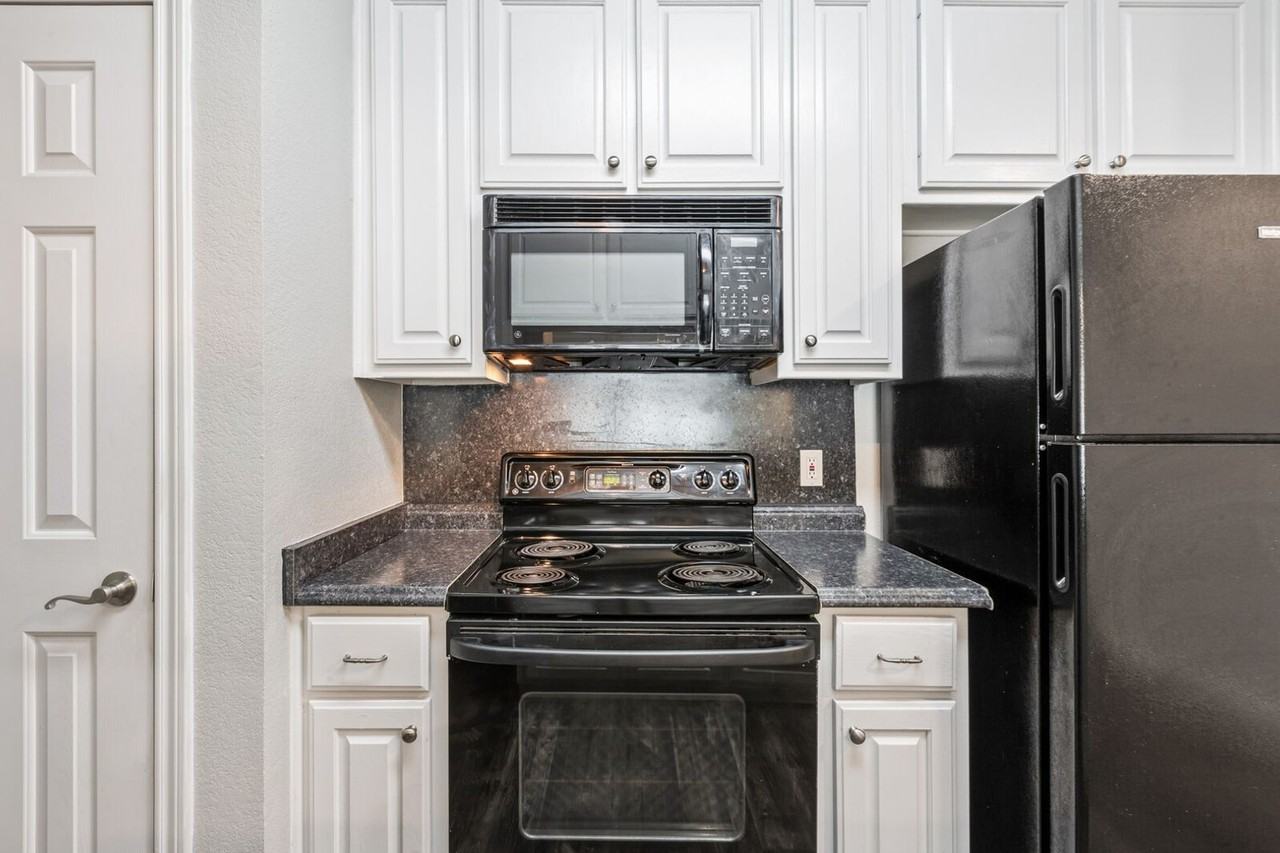 1724 S 15th St - Photo 6 of 27