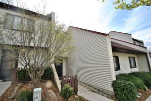 featured image of 65 Wilshire Heights Dr