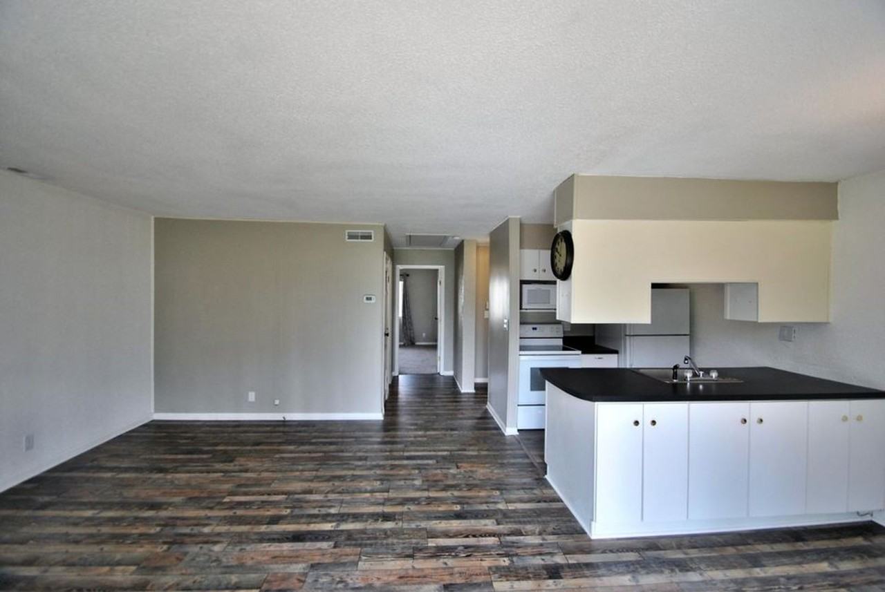 65 Wilshire Heights Dr - Photo 3 of 10