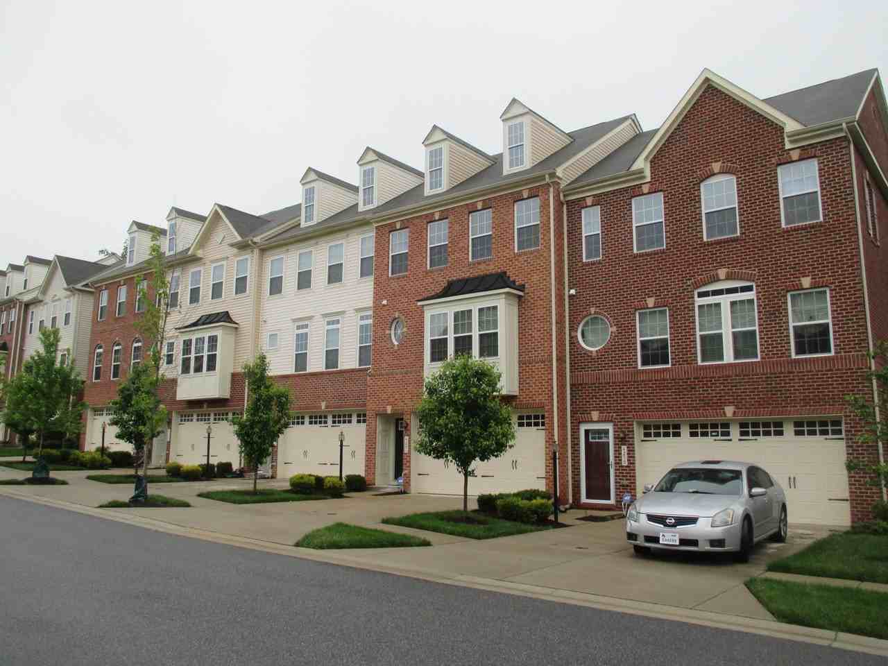 4261 Talmadge Cir - Photo 2 of 25