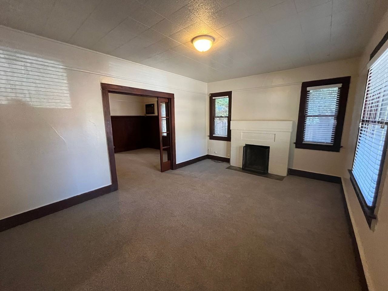 212 B St - Photo 3 of 14