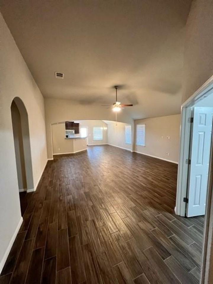 105 Rusk Bluff Ave - Photo 5 of 29