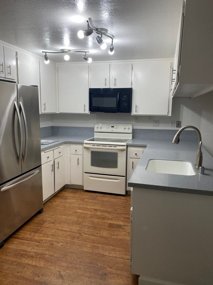 3401 Bermuda Ave #25 - Photo 6 of 19