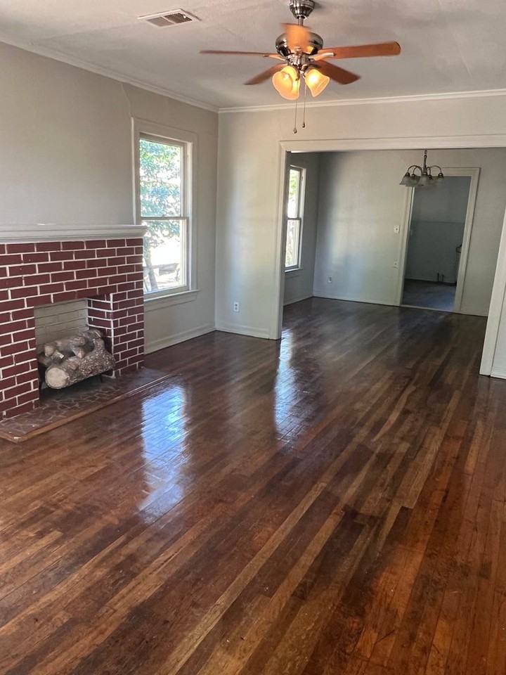 210 E Lister St - Photo 3 of 12
