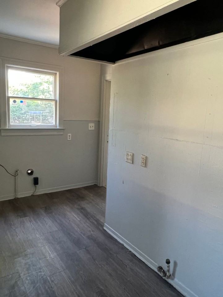 210 E Lister St - Photo 4 of 12