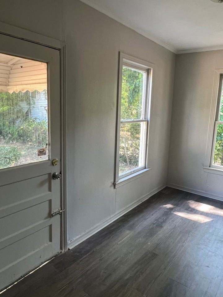 210 E Lister St - Photo 6 of 12
