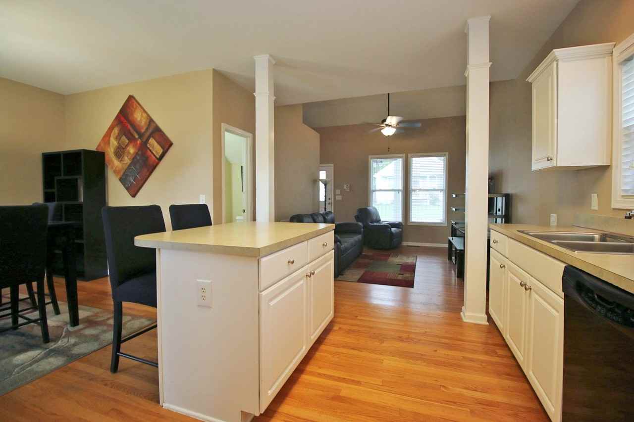 1013 Pine St - Photo 5 of 20