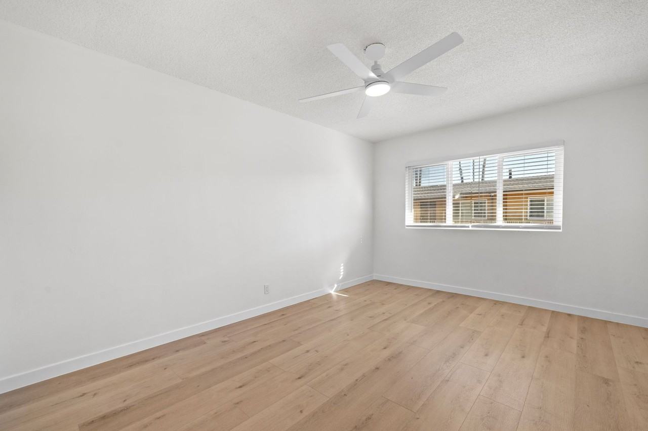 7414 Hollywood Blvd - Photo 2 of 15