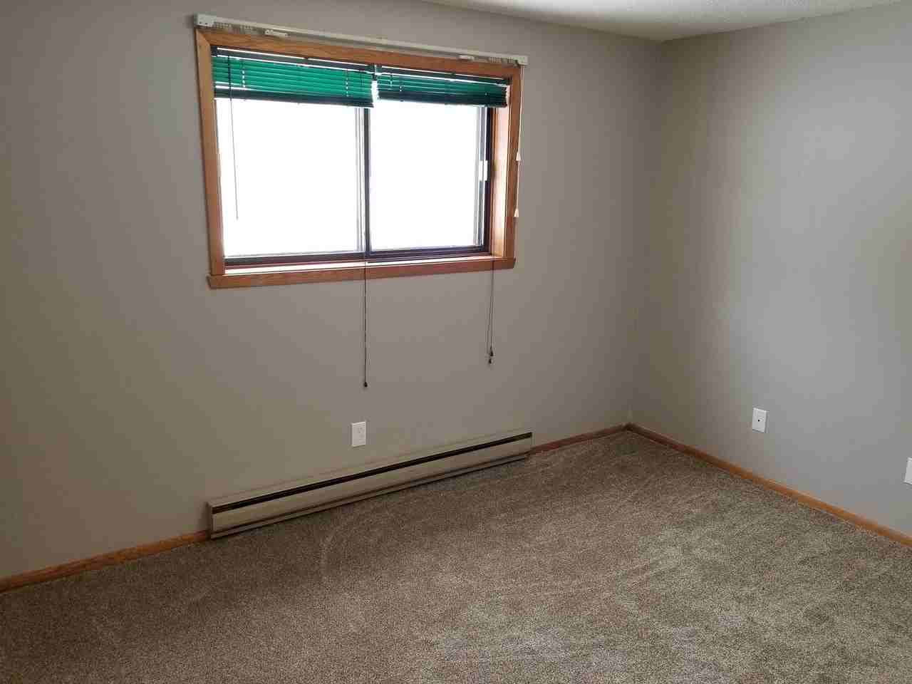 1004 Union Avenue - Photo 4 of 6