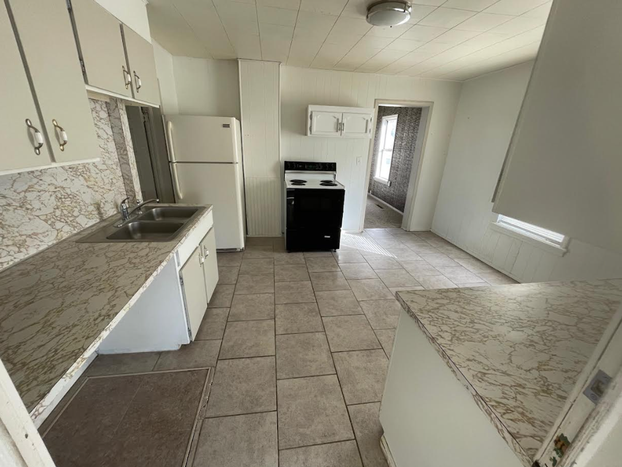 335 N 300 E - Photo 2 of 13