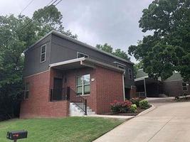 featured image of 719 N Oakland Ave