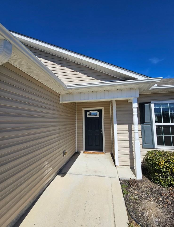 405 Midnight Dr - Photo 3 of 25