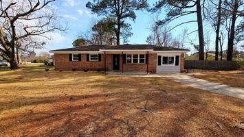 featured image of 215 Shamrock Dr