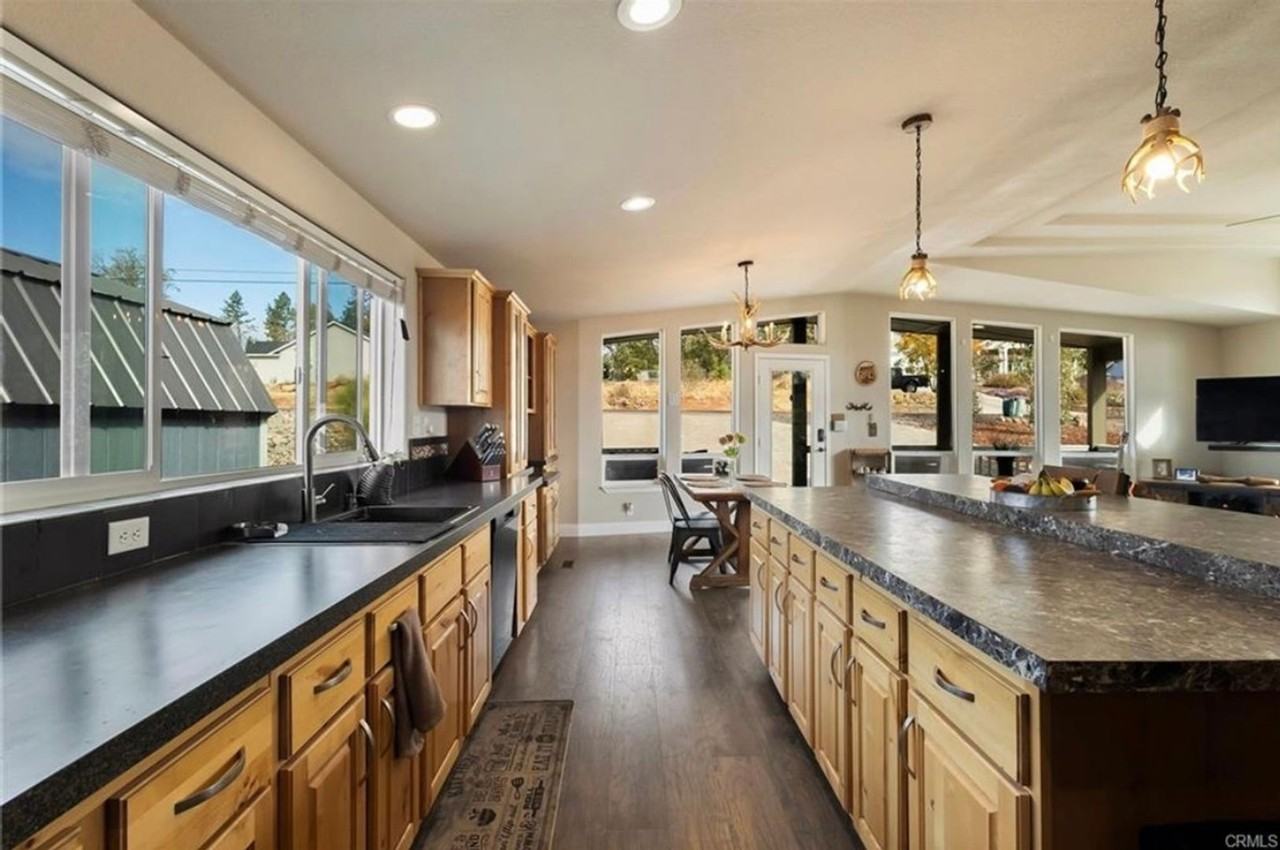 918 Deer Creek Ln - Photo 6 of 17