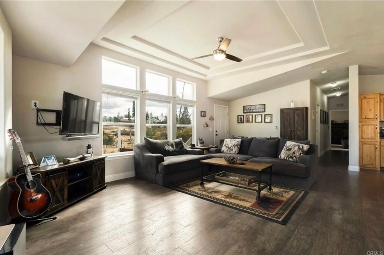 918 Deer Creek Ln - Photo 4 of 17