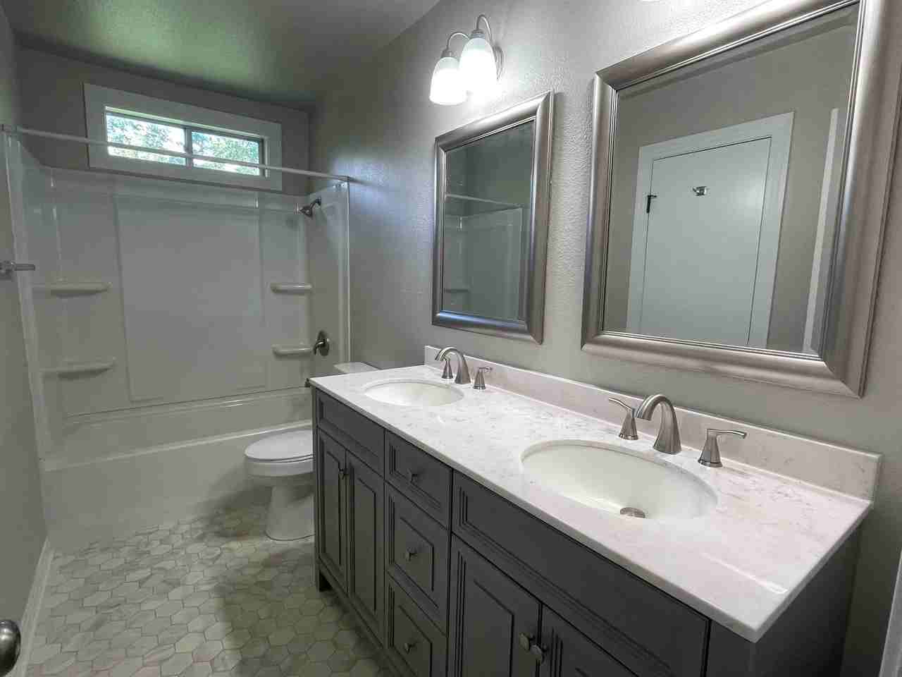 1209 S Old Robinson Rd - Photo 4 of 8