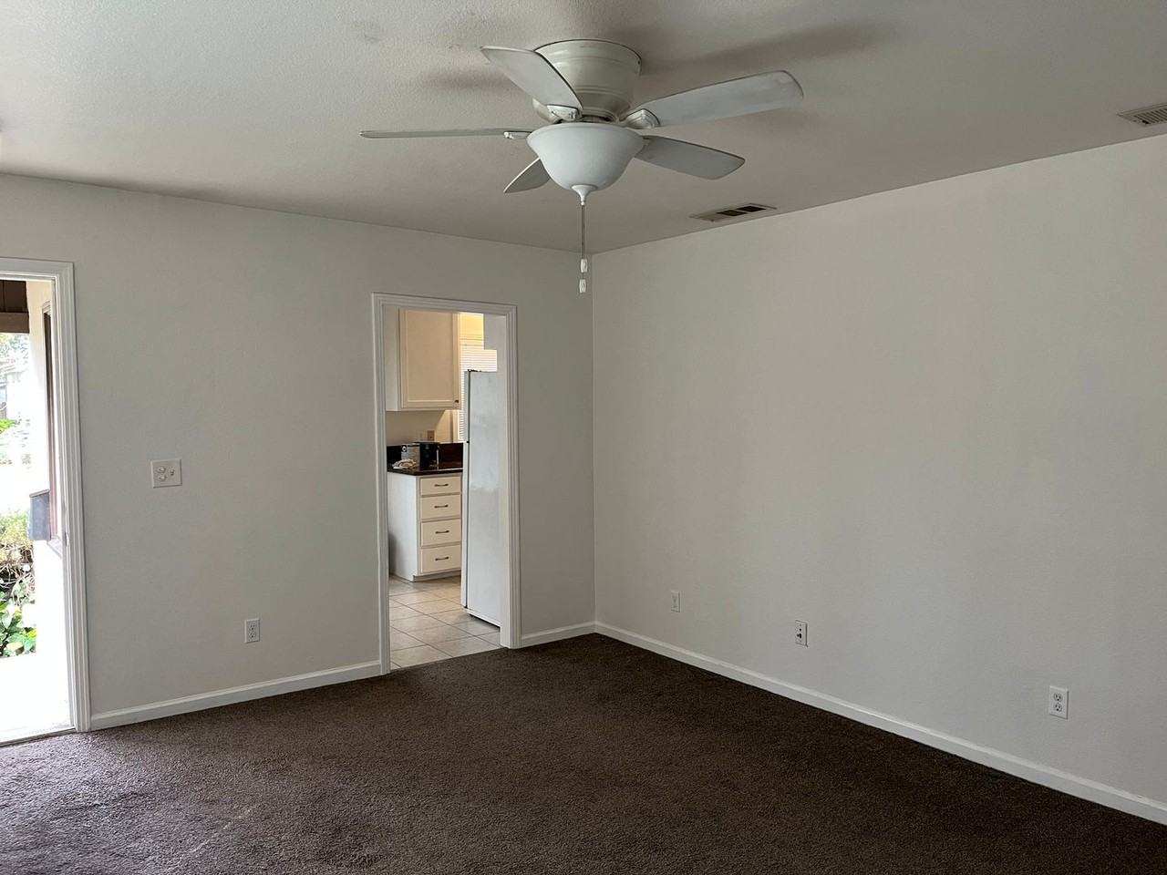 4801 23rd St - Photo 3 of 10