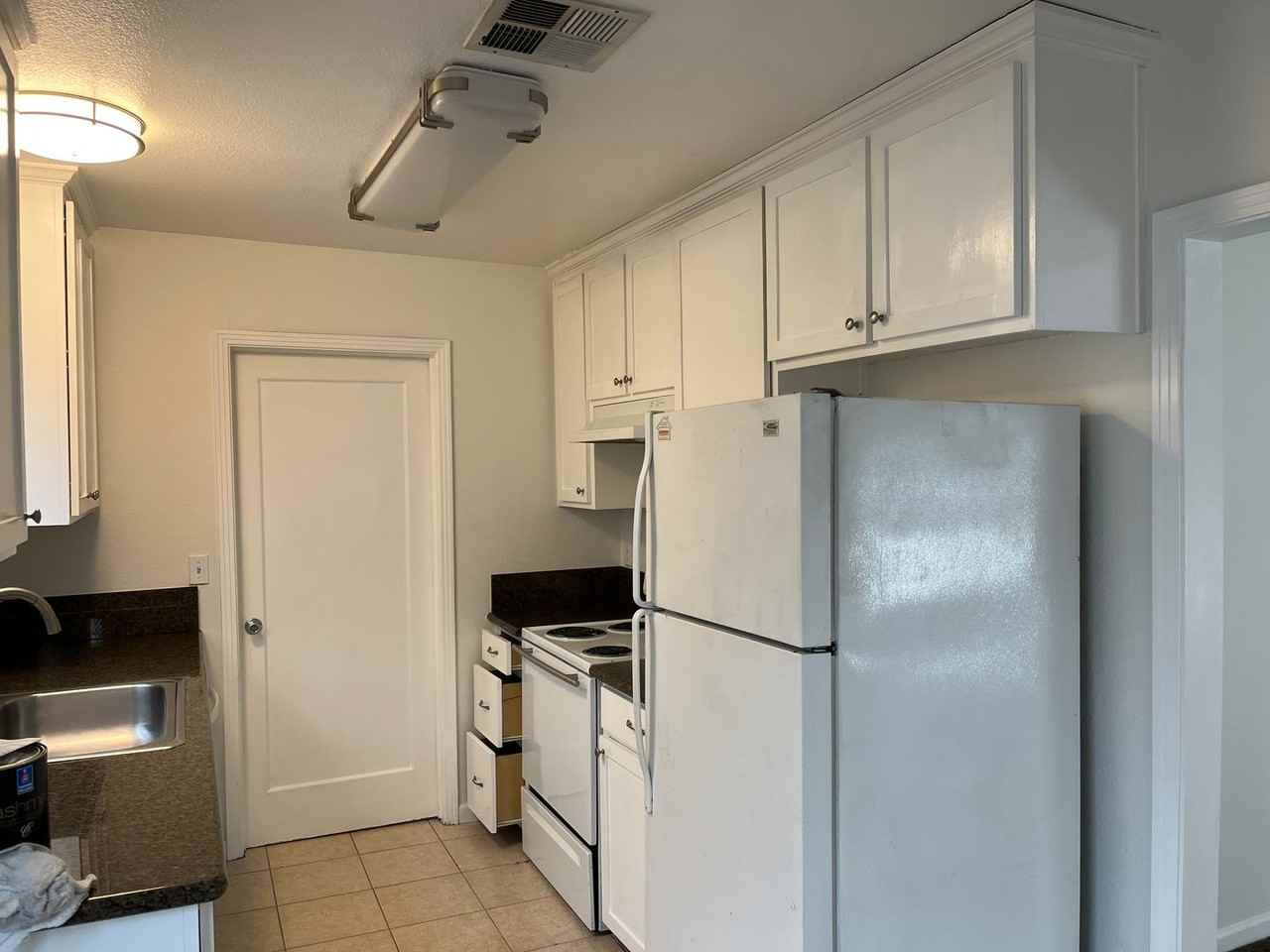 4801 23rd St - Photo 4 of 10
