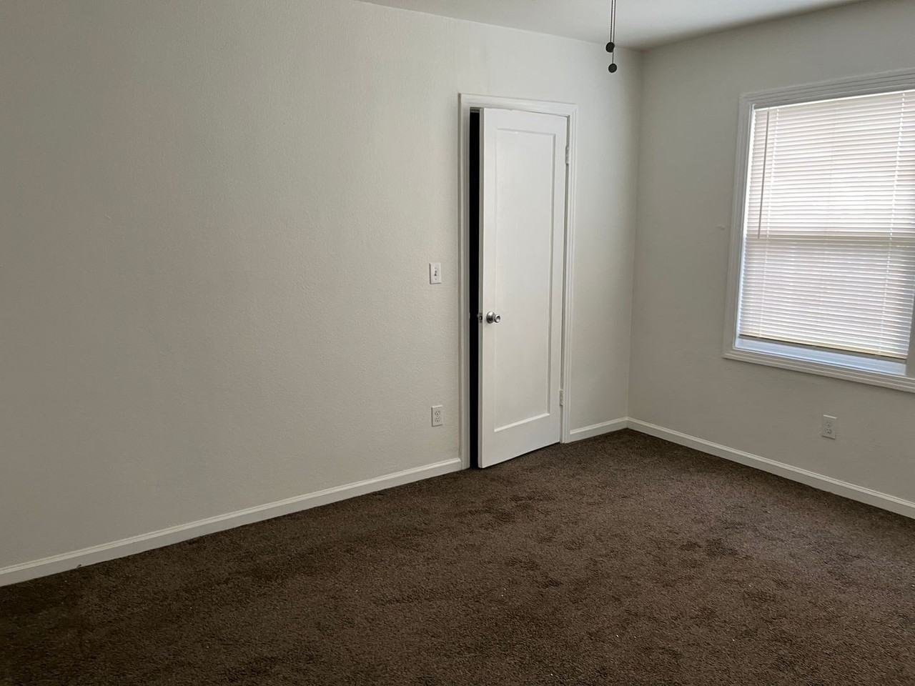 4801 23rd St - Photo 7 of 10