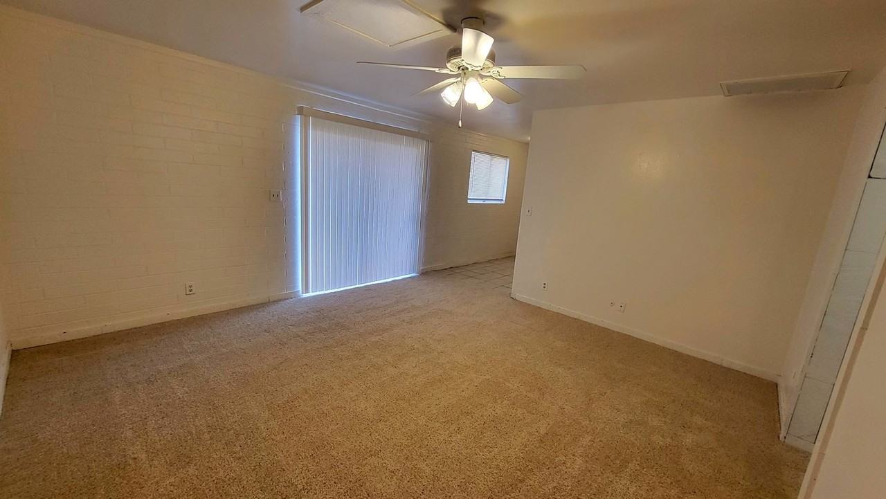 913 E. Spence - Photo 3 of 14