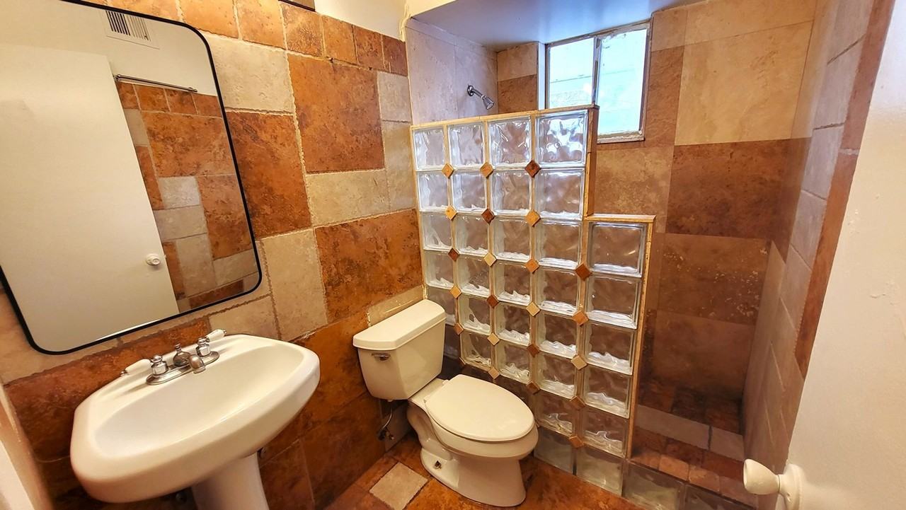 913 E. Spence - Photo 6 of 14
