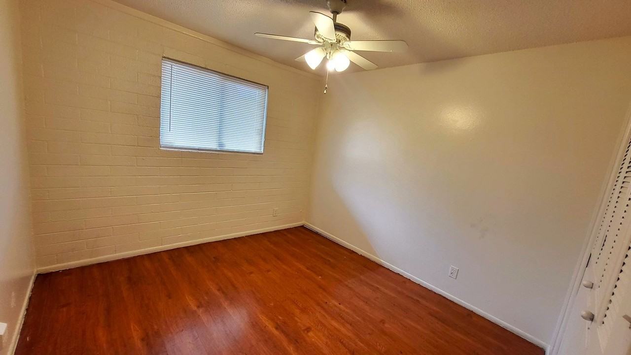 913 E. Spence - Photo 7 of 14