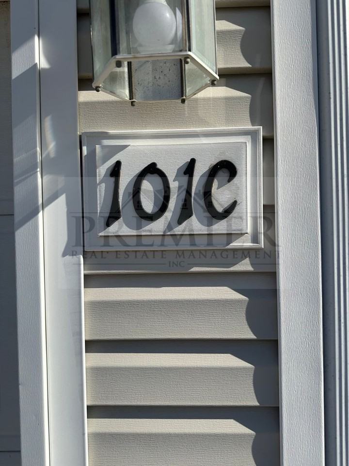 101 Ne Dogwood St #C - Photo 2 of 16