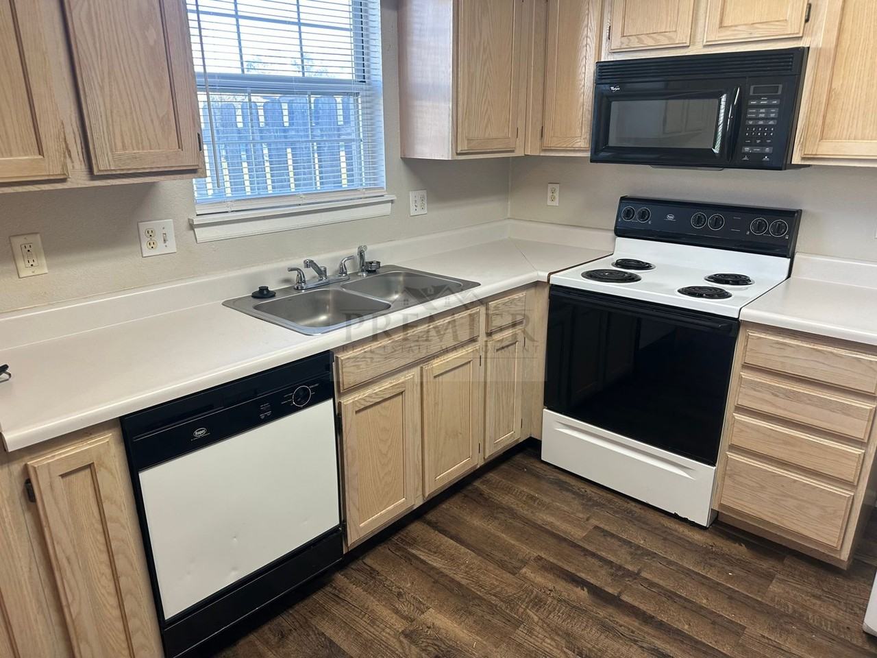 101 Ne Dogwood St #C - Photo 5 of 16