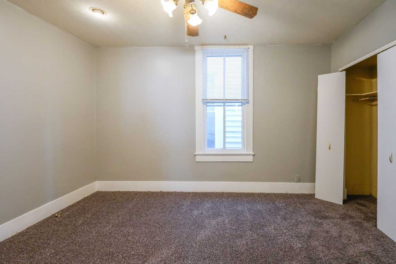1808 E Oak St - Photo 5 of 18