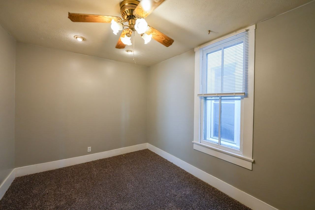1808 E Oak St - Photo 6 of 18