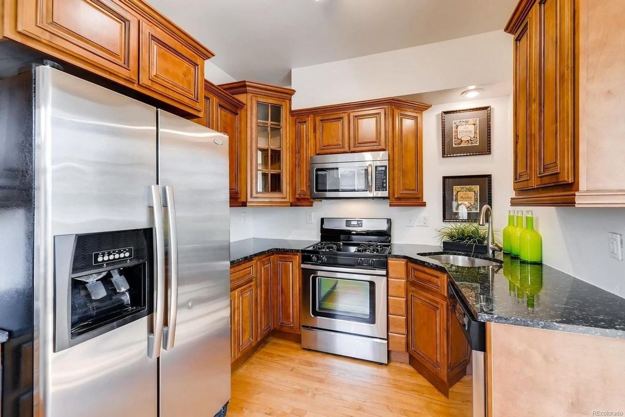 3910 Zuni St - Photo 2 of 31