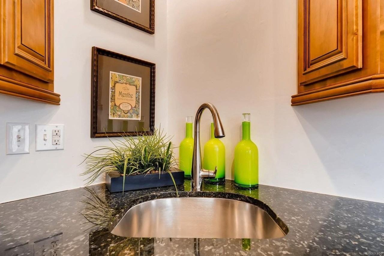 3910 Zuni St - Photo 4 of 31