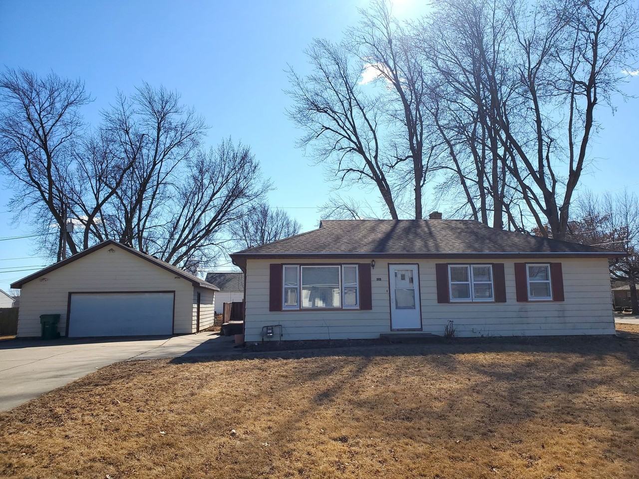 249 Marie Ave - Photo 2 of 20