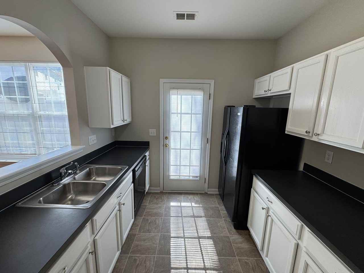 2152 Whispering Way - Photo 2 of 16