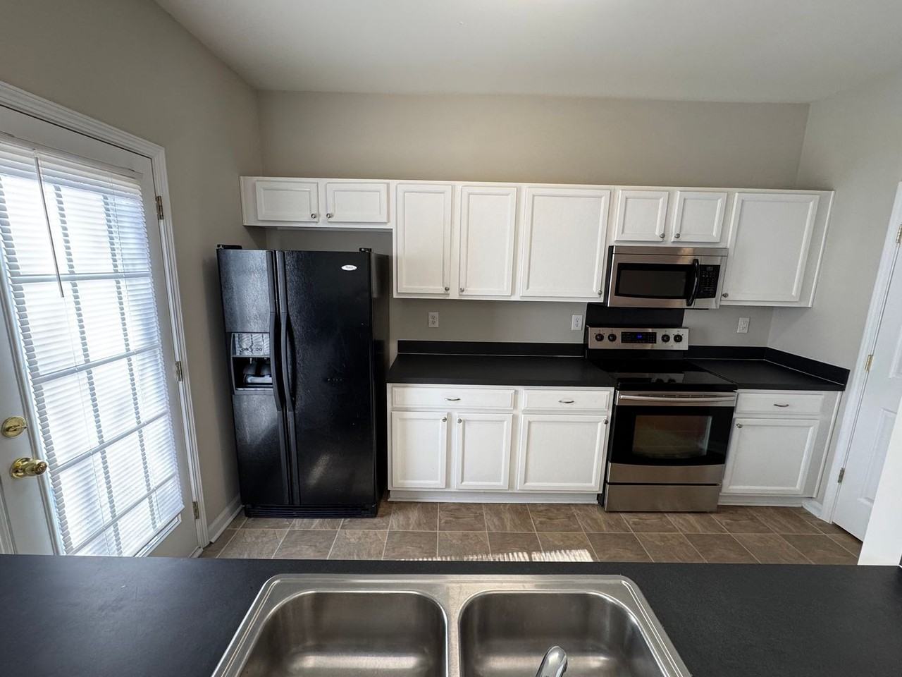2152 Whispering Way - Photo 4 of 16