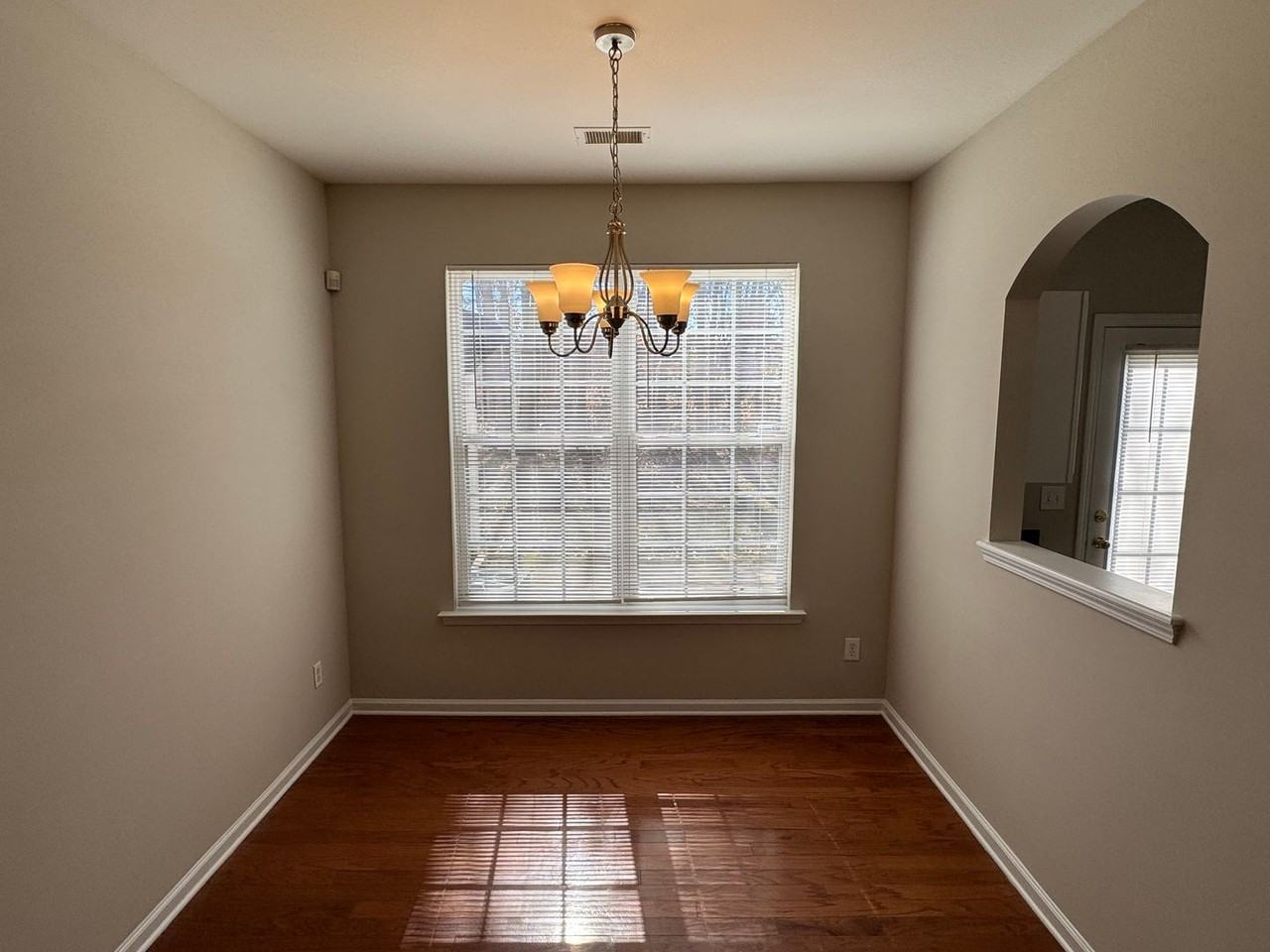 2152 Whispering Way - Photo 5 of 16