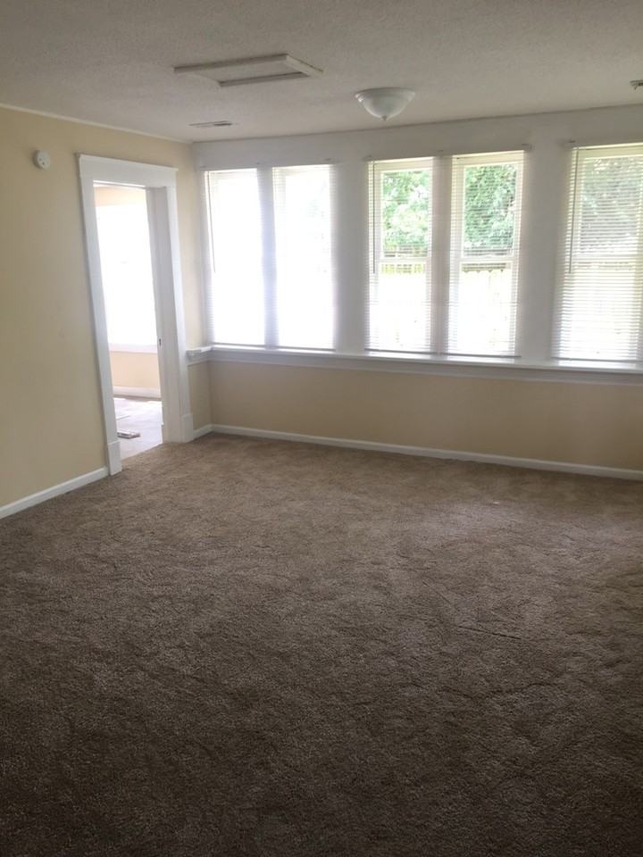 716 Locust St - Photo 2 of 8