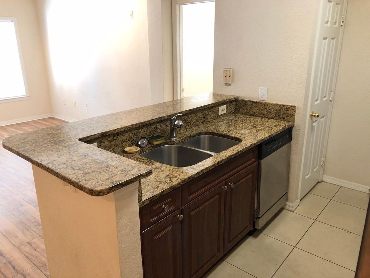 3589 Conroy Rd - Photo 4 of 17