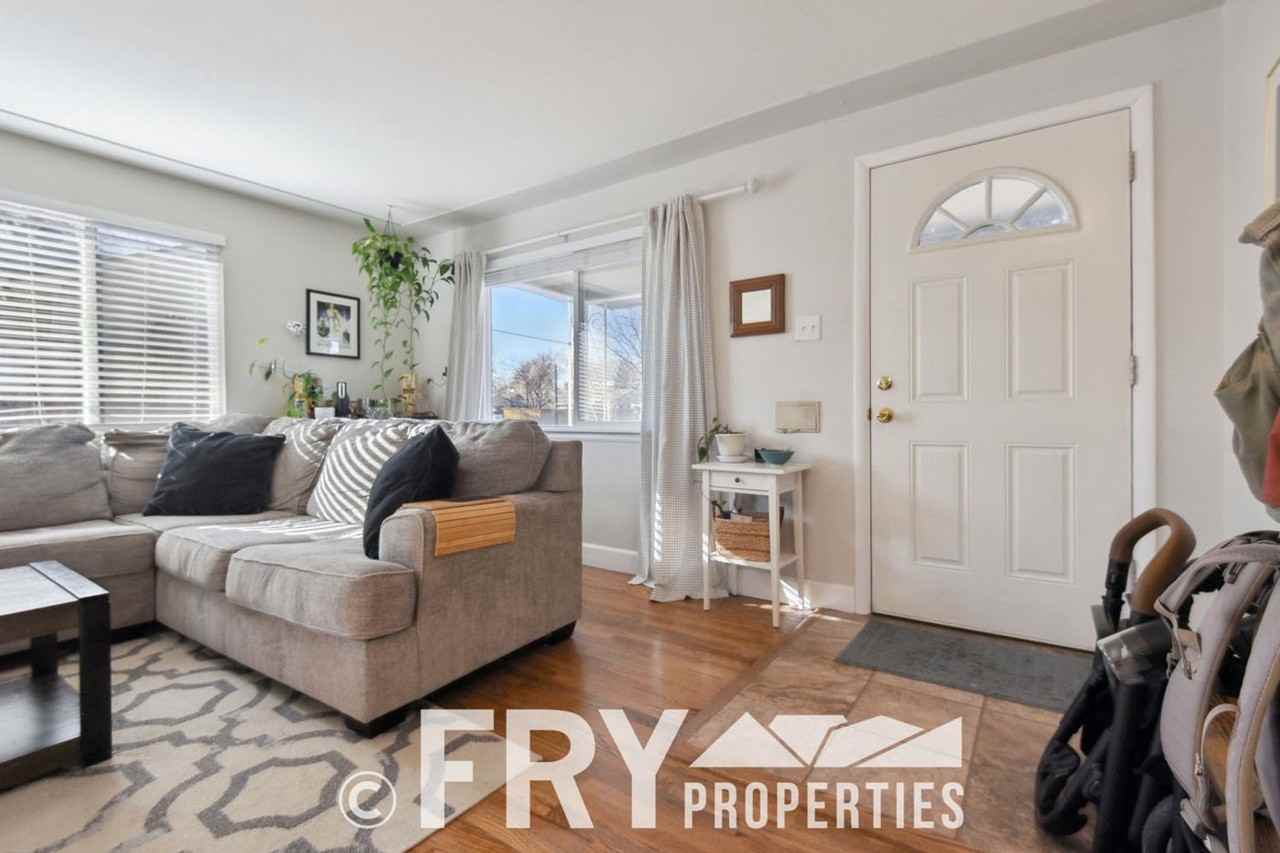 5510 Brentwood St - Photo 7 of 30