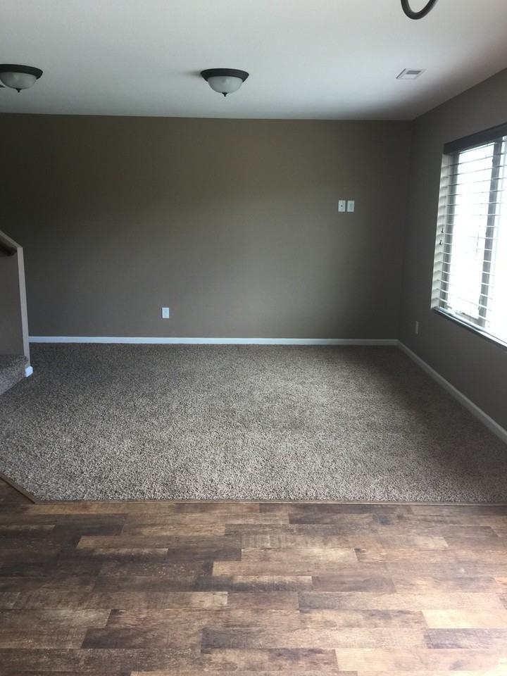 1045 Madison Ln - Photo 6 of 20