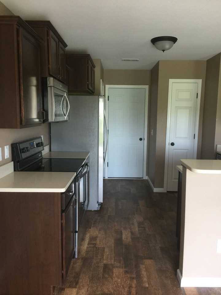 1045 Madison Ln - Photo 7 of 20