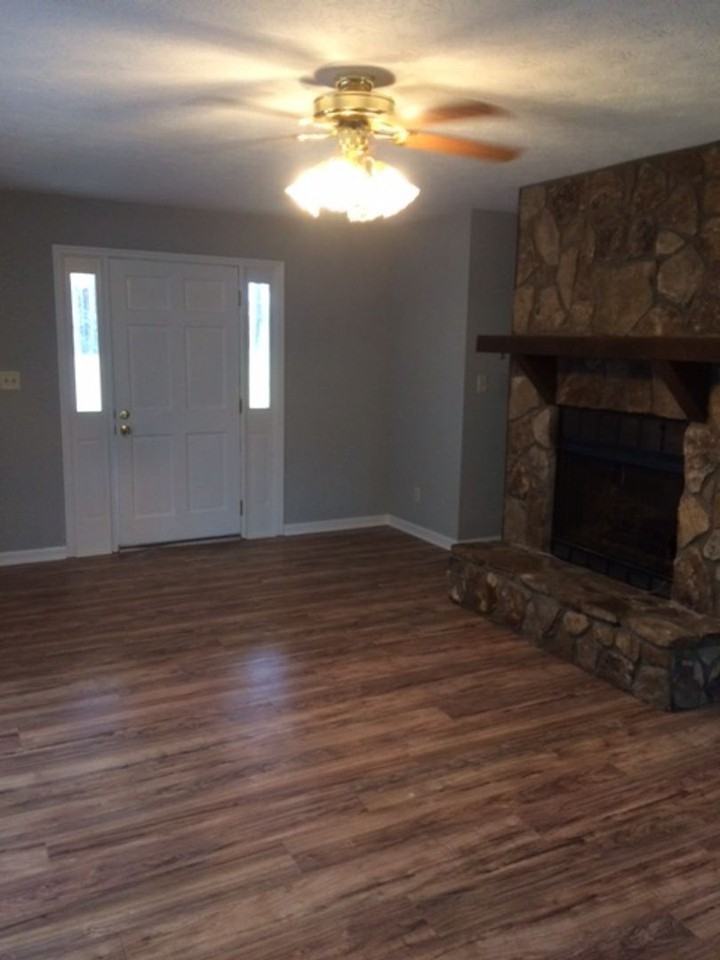 929 Princess Dr - Photo 2 of 13