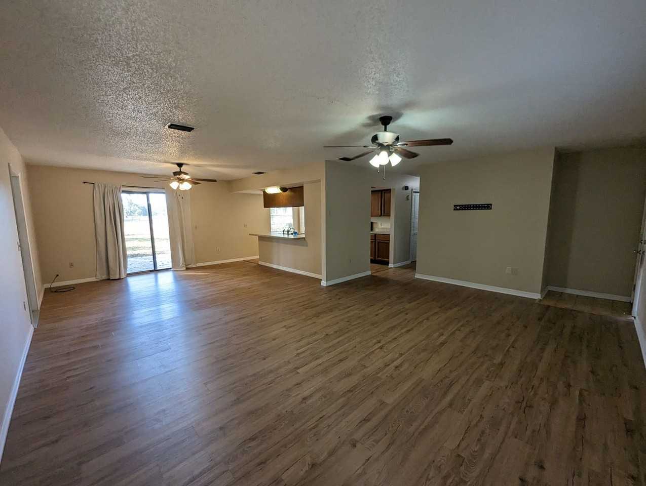 9622 W Sandra St - Photo 3 of 18