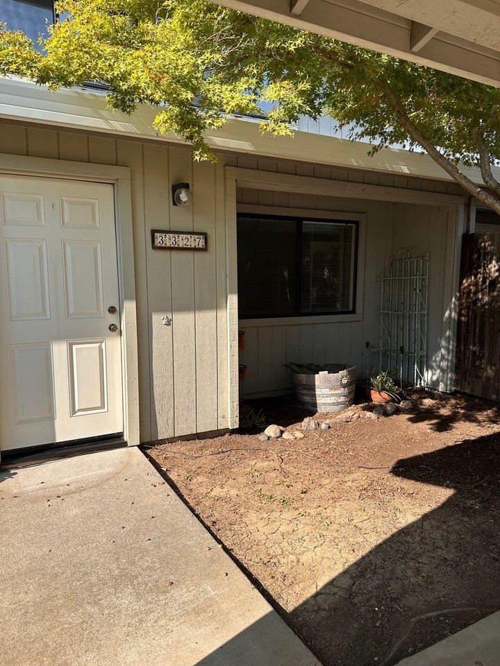 3327 Morro Bay Ave - Photo 2 of 17