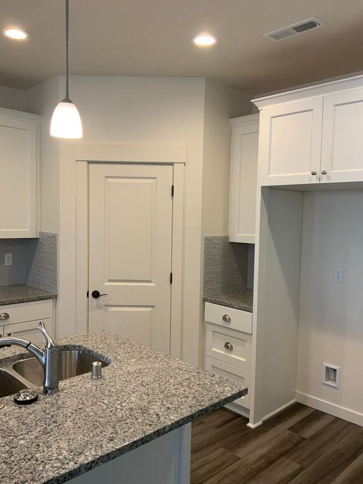 7122 S 13th St - Photo 4 of 23